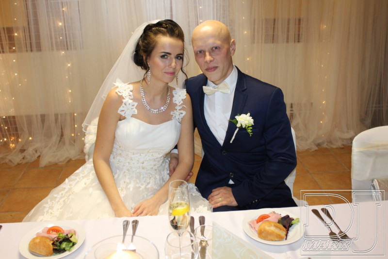 Mladomanželia osobne